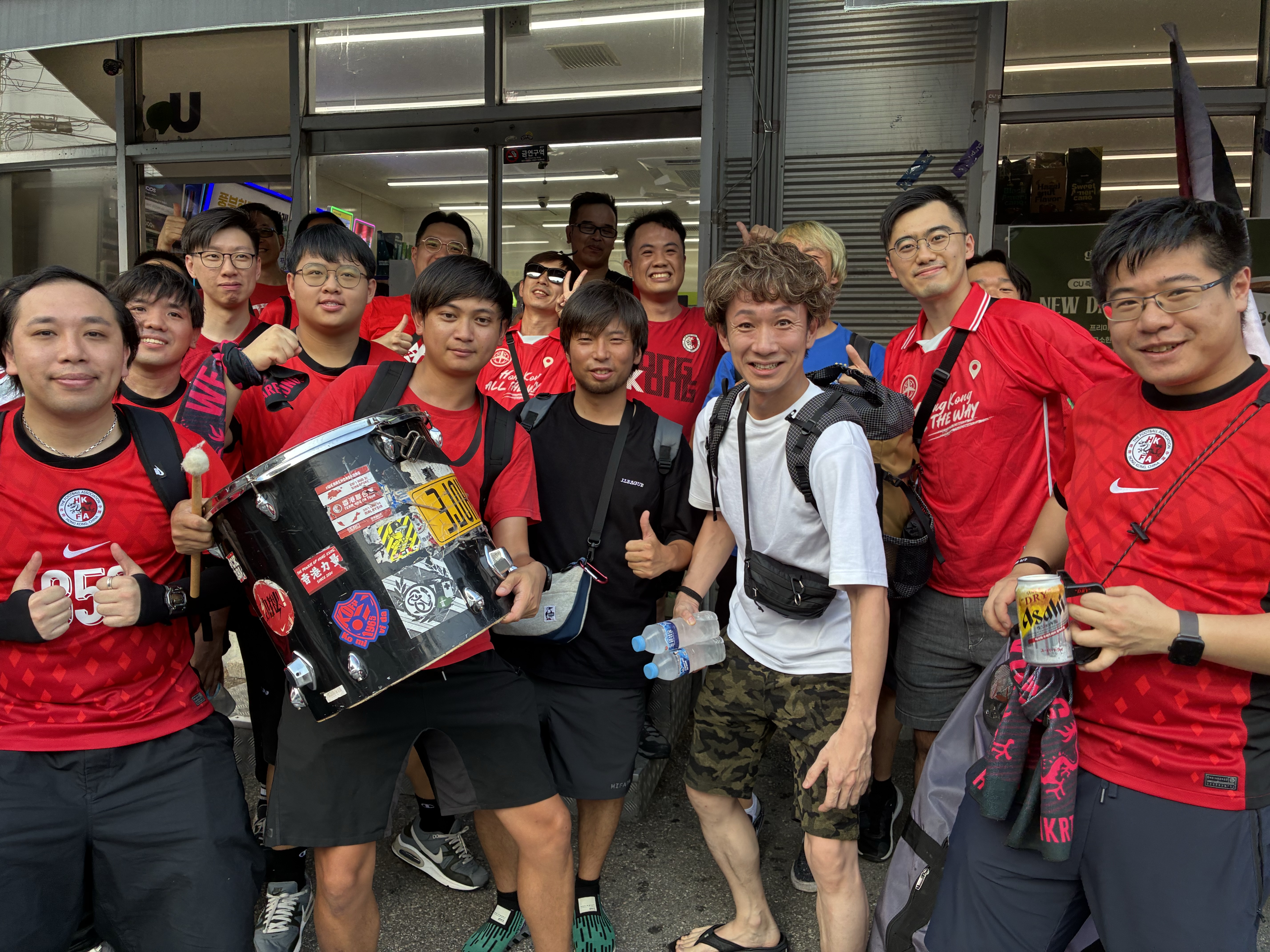 猛龍過江！再遇Ultras Nippon，作客睇波就係要交換貼紙頸巾